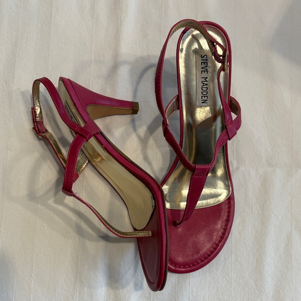 Steve Madden Women's Fuchsia Sandals